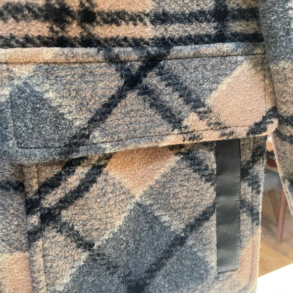 Pendleton WOMEN'S wool plaid BARN COAT - Picture 3 of 6